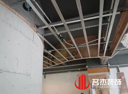 巡工地日記，鑒豐香精香料辦公室裝修項目緊張進行中